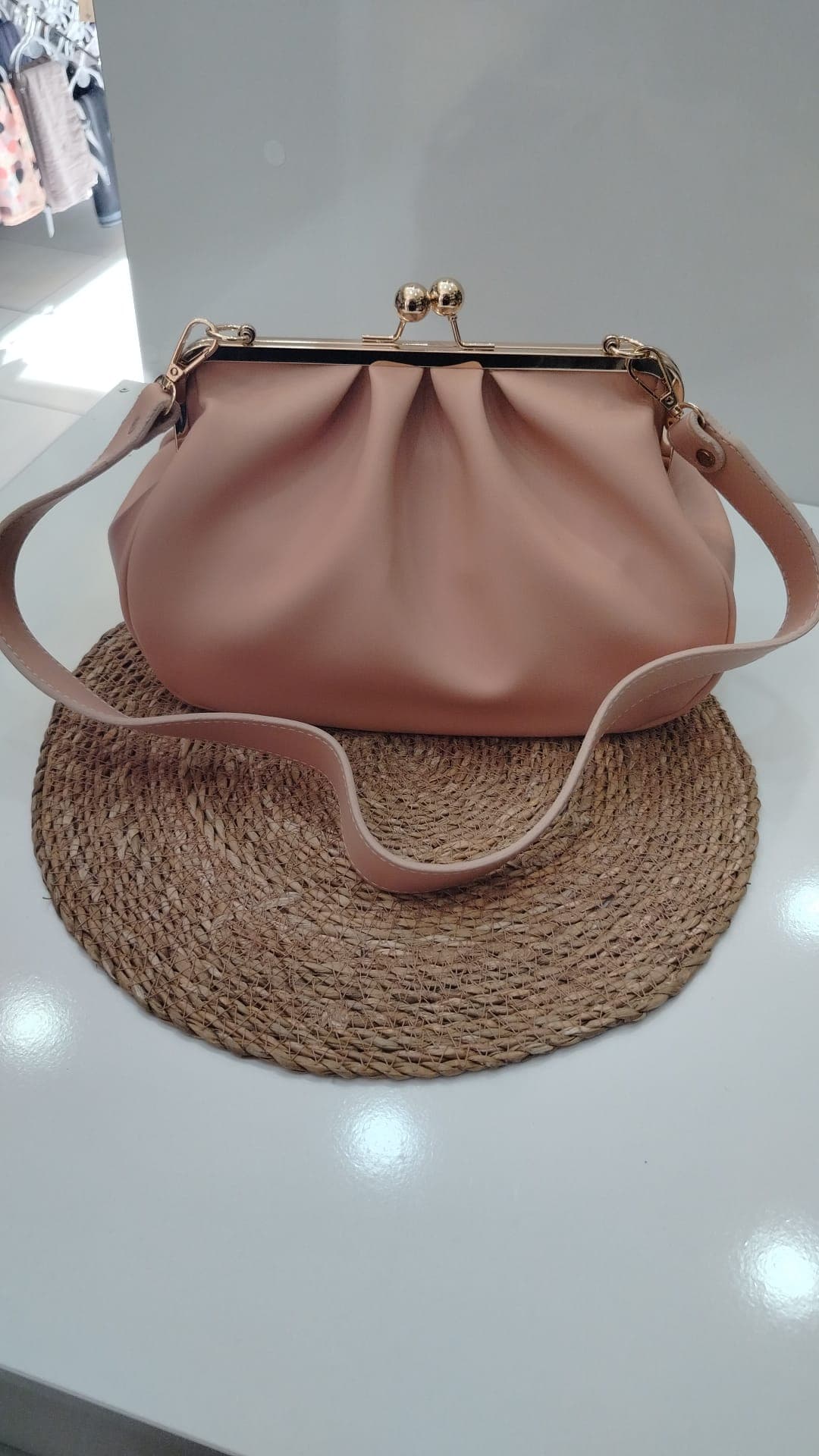 Pembe Deri Çanta Açıklaması